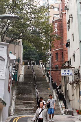 樓梯街の階段